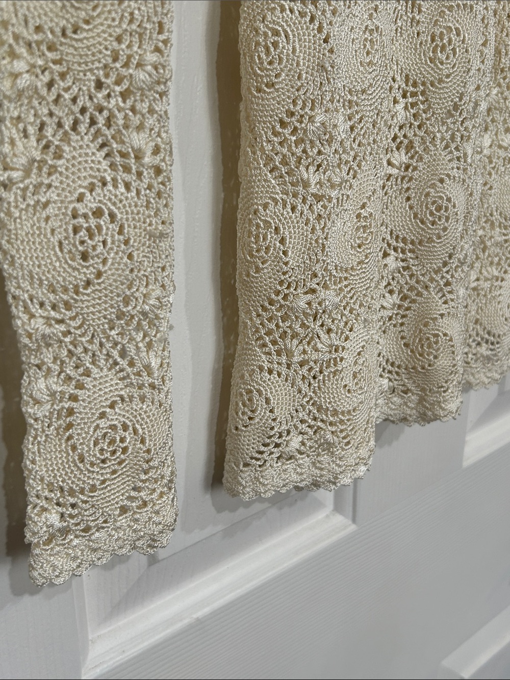 Vintage Hand Crocheted Cream Lace Cardigan Sweater - Picture 9 of 11